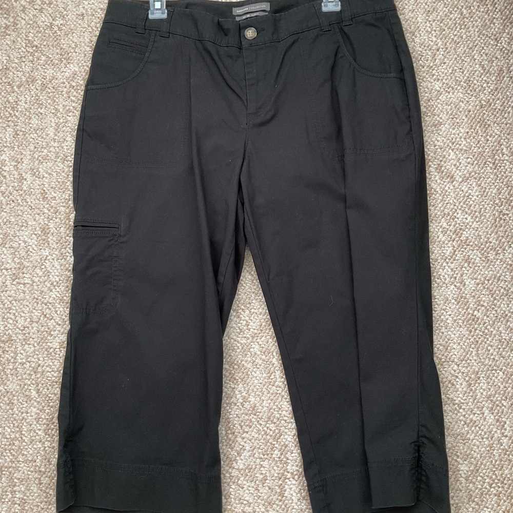 Dockers mid-rise curvy capris EUC